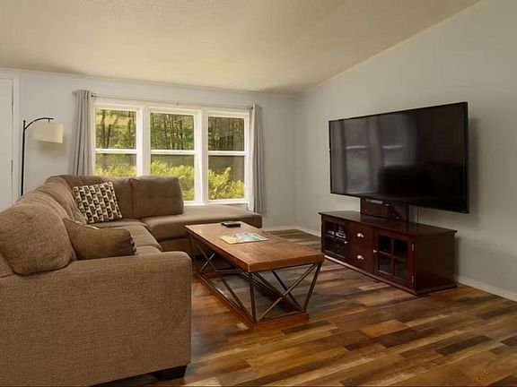 3rd image of W61158 OAK LANE