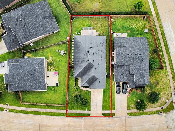 3rd image of 727 Mill Spring Ct