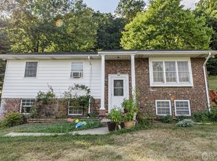 527 Rockport Rd, Hackettstown, NJ 07840