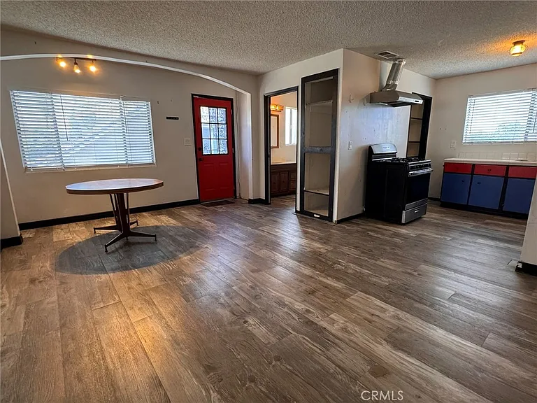 1108 W Las Palmas Dr — Photo 4