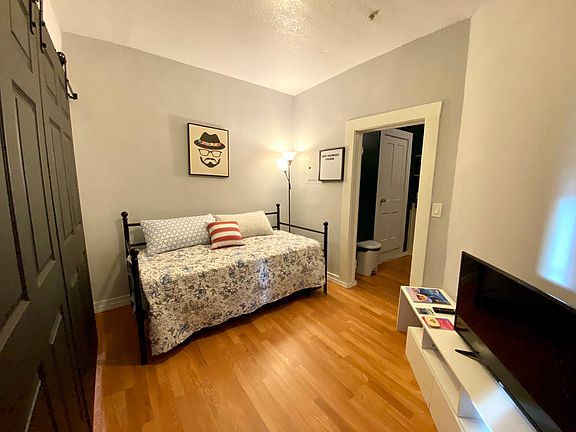 5th image of 504 W San Antonio Ave #13