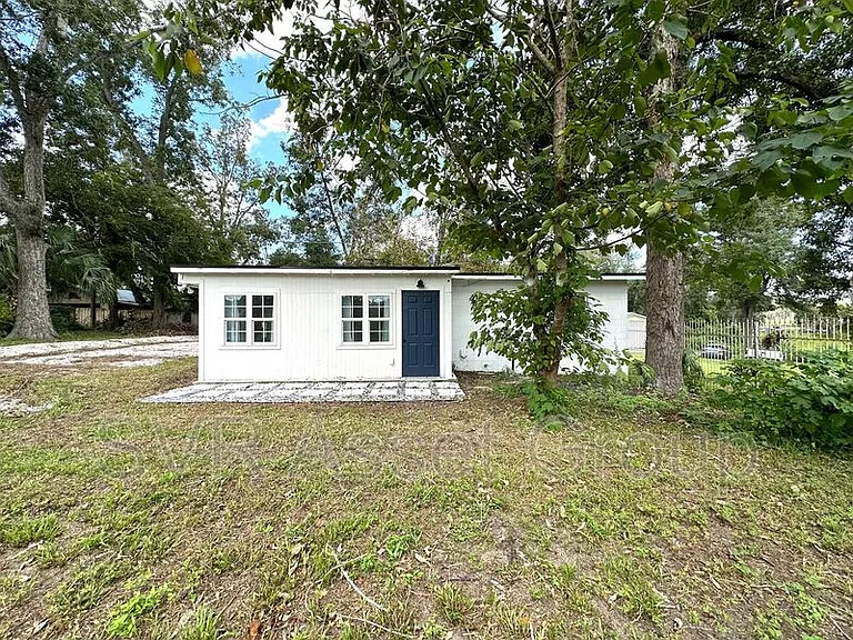 8054 Graff Ln — Photo 3
