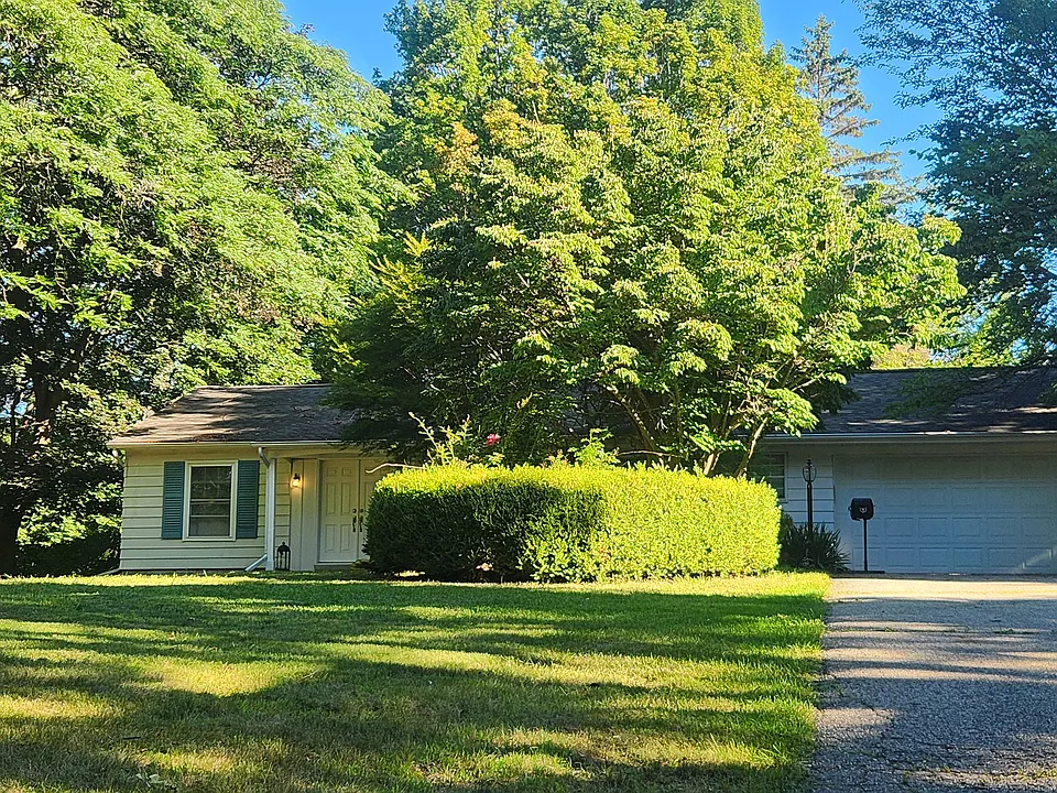 1864 Lone Pine Rd