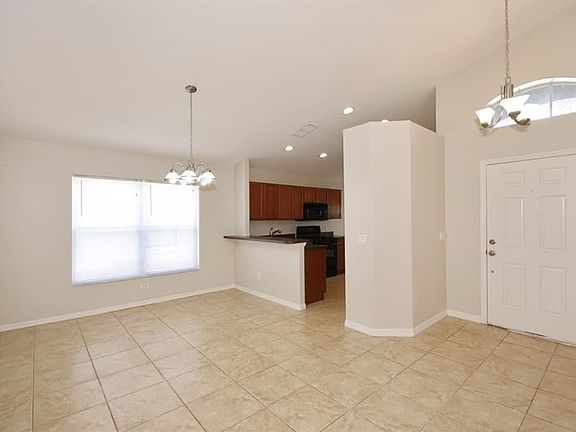 4th image of 687 Carrigan Woods Trl