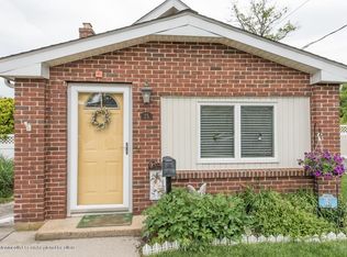 75 Seawood Dr, Keyport, NJ 07735