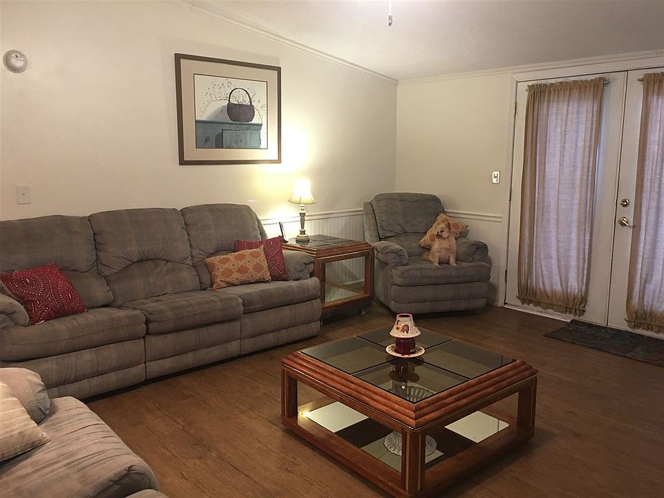 2nd image of 470 Lynch Rd