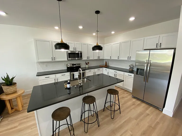 3200 SW 2nd St — Photo 12