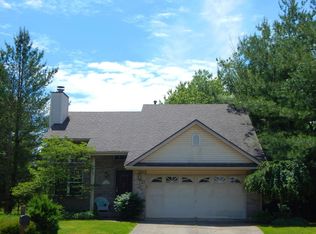 111 Cross Creek Ln, Hamilton Twp, OH