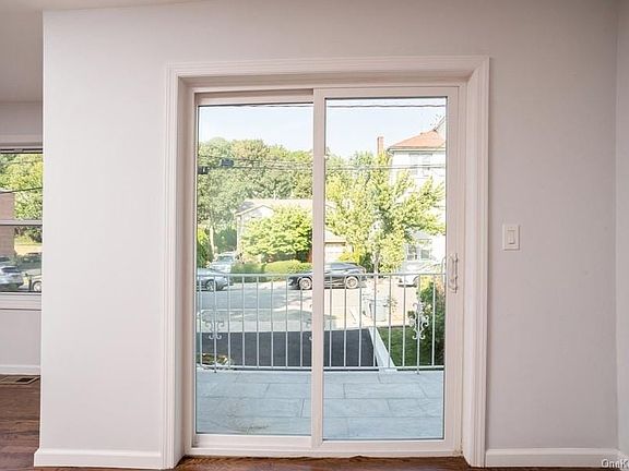 4th image of 52 Washington St APT 2