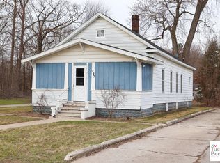 293 N 3rd Ave, Fruitport, MI 49415