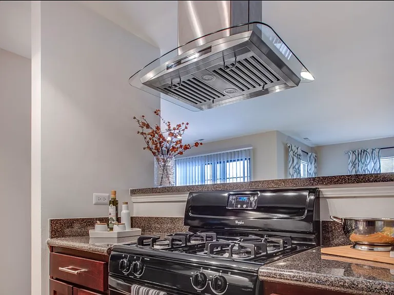 6044 Laurel Ln — Photo 6