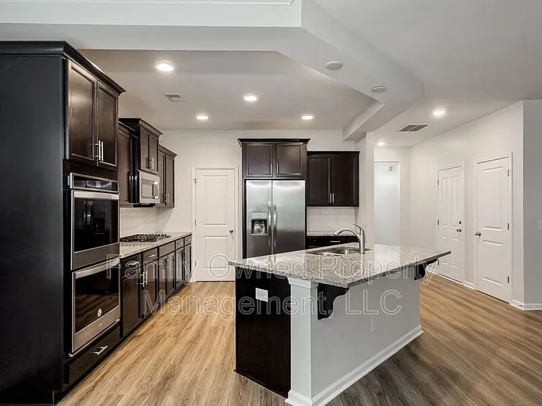 603 Pendleton Dr — Photo 9