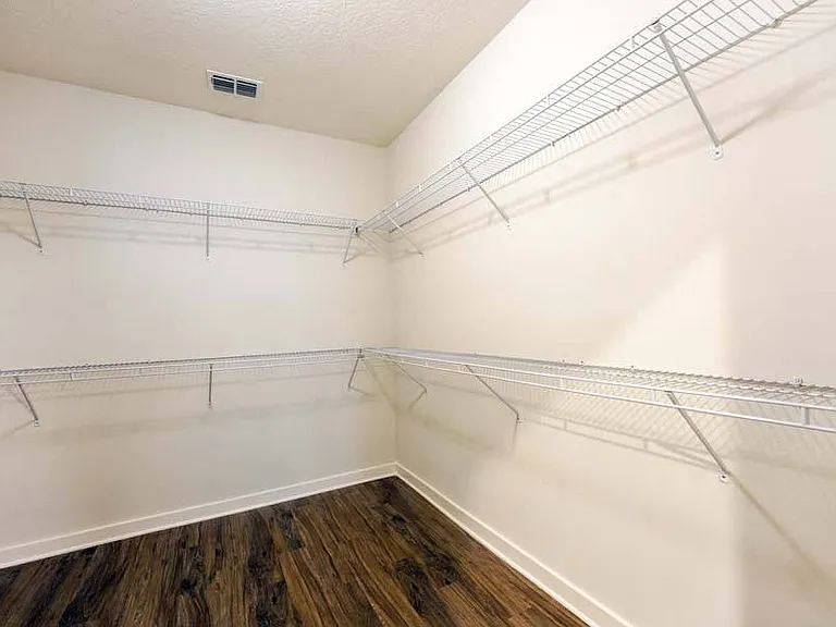 8283 Baymeadows Rd E — Photo 32
