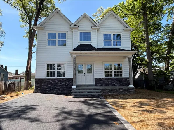 36 Michigan Avenue, Massapequa, NY 11758