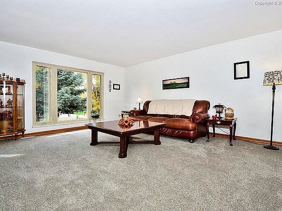 Spacious Living room