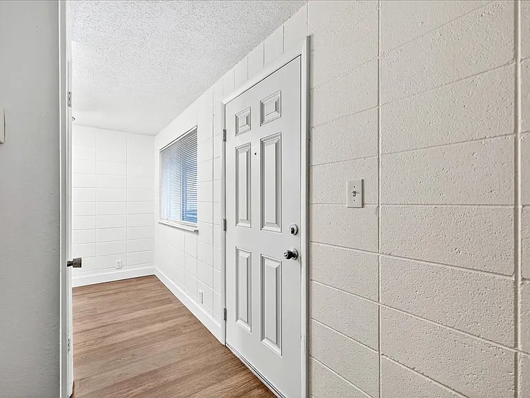 824 S Curtis Rd — Photo 3