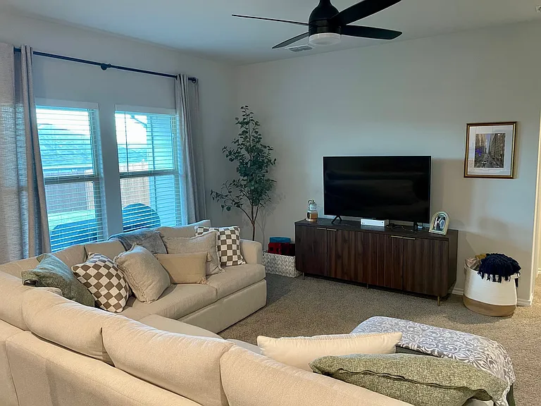 717 White Comb Ln — Photo 14