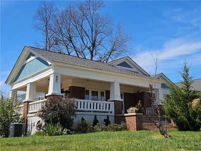 208 Pendleton St, Pickens, SC, 29671