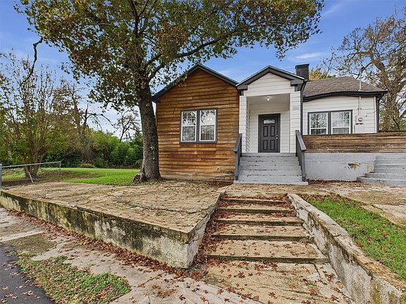 2nd image of 823 Havendon Cir