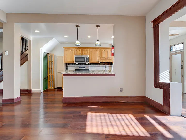 1409 Orren St NE — Photo 6