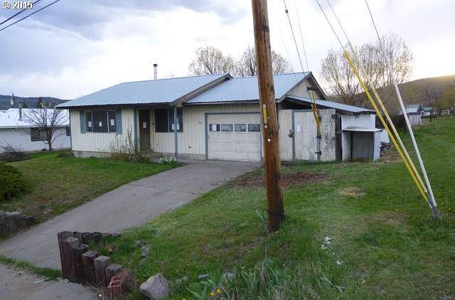 2nd image of 810 N 8th Ave