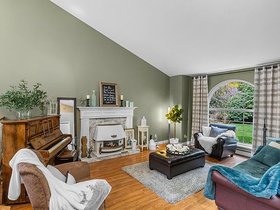 4th image of 32560 Downes Rd