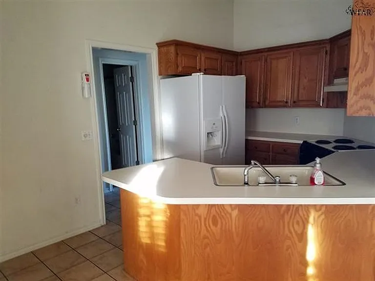 5307 Northview Dr — Photo 2