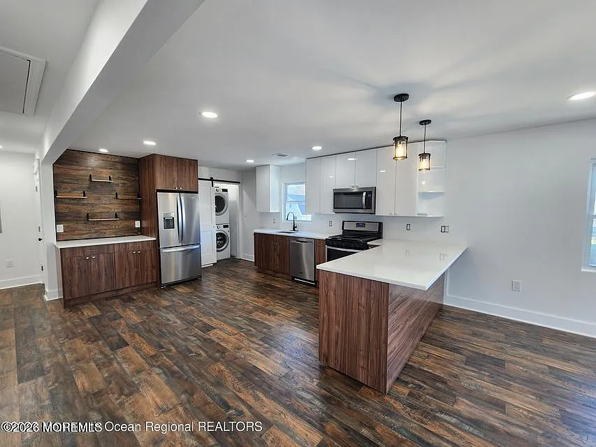 2 bed, $2,960 — Photo 3
