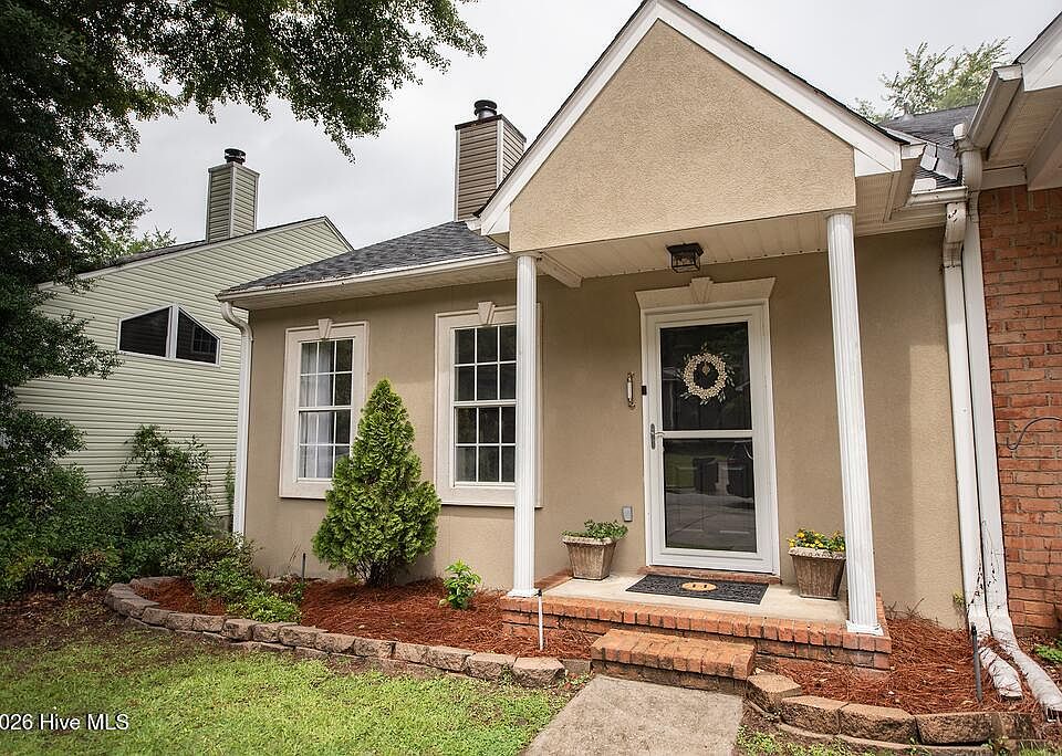 1st image of 136 Hammond Place Circle