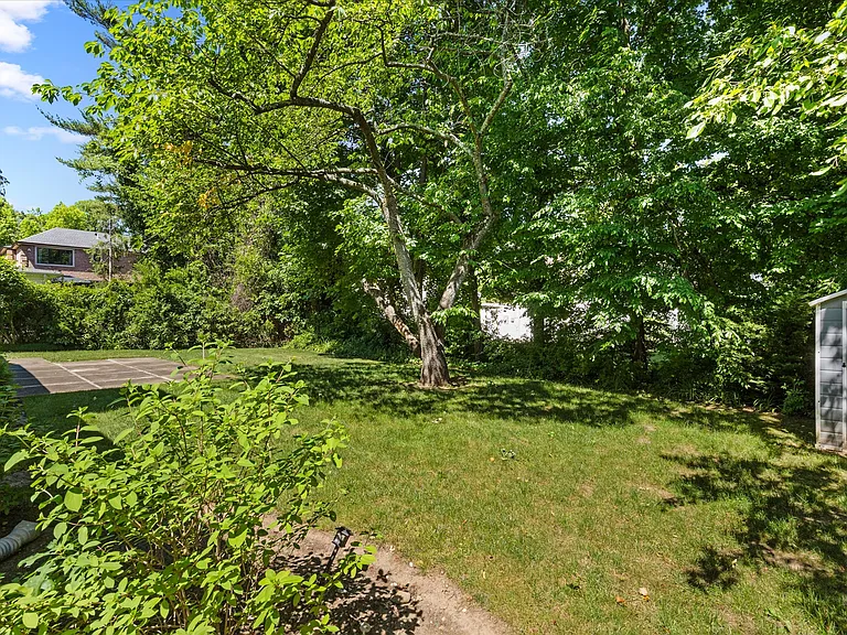 55 Warwick Rd — Photo 36