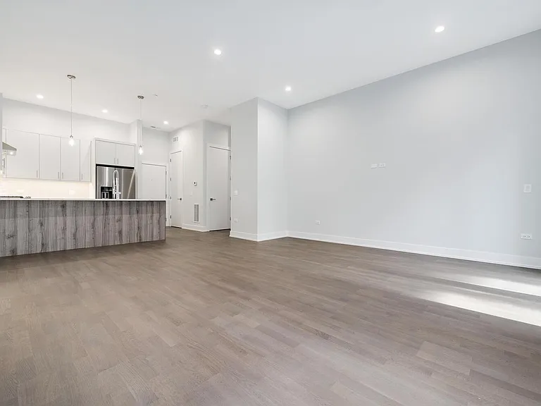 2139 W Madison St — Photo 18