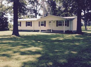 4235 E Mozart Rd, Woodlawn, IL 62898