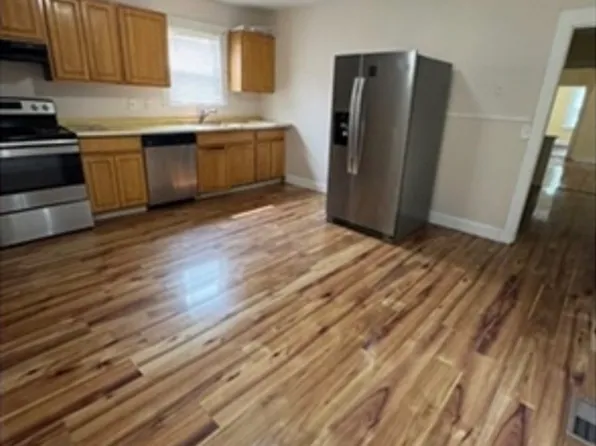 140 Clifton Ave, Brockton, MA 02301