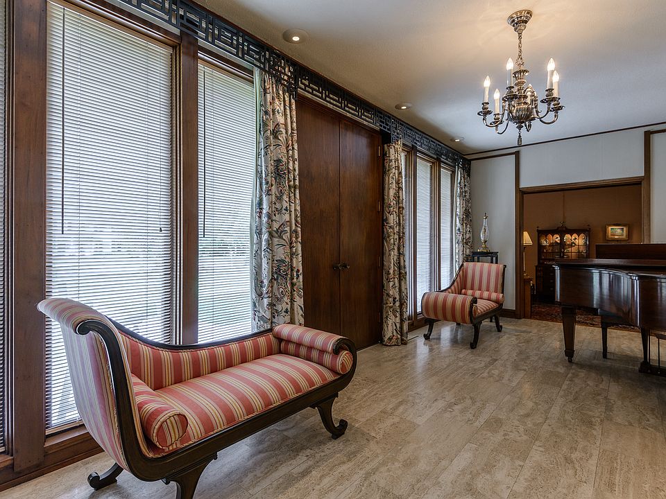 Front Entrance Foyer