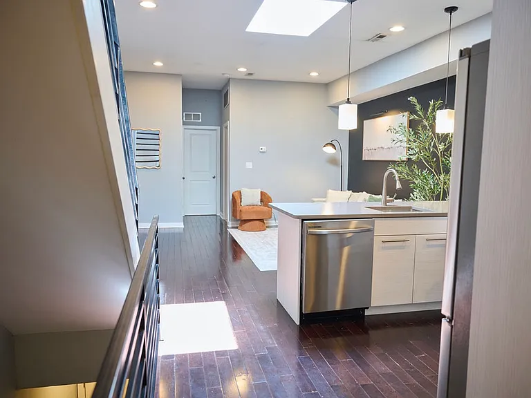 1519 Brown St #3 — Photo 9
