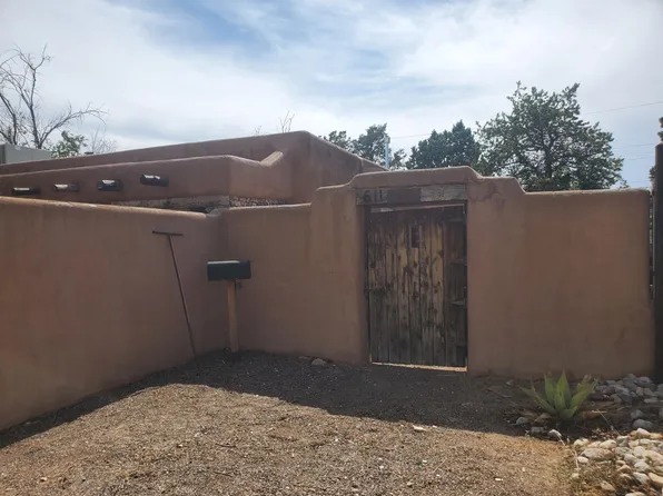 611 Mesilla St NE, Albuquerque, NM 87108