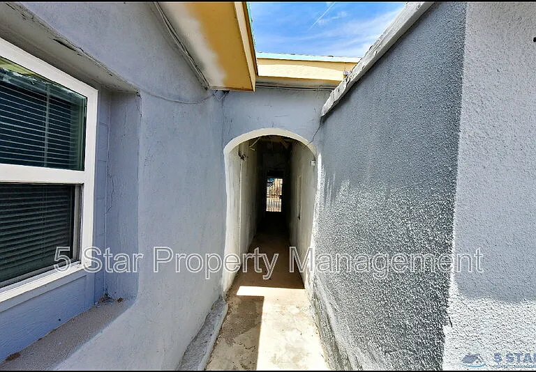 1908B Olive Ave — Photo 6
