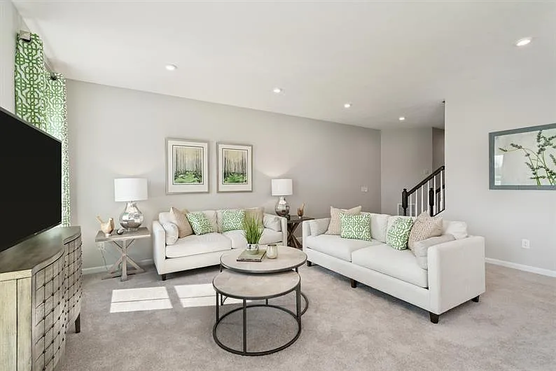 164 Dana Dr — Photo 3
