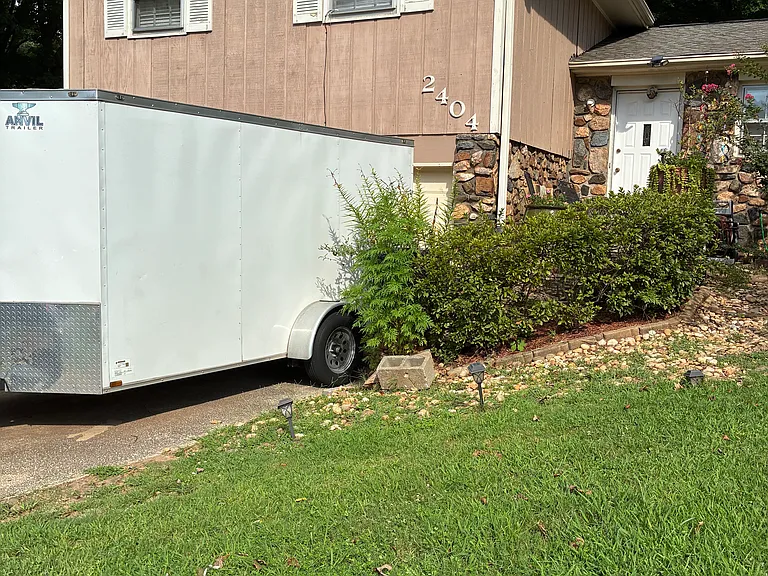 2404 Plymouth Ln — Photo 4