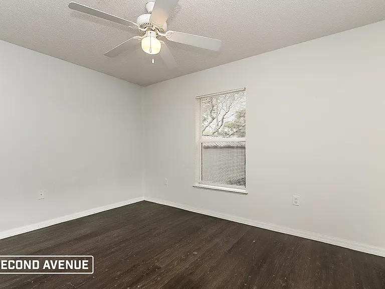 3241 Bluestone Ave — Photo 11