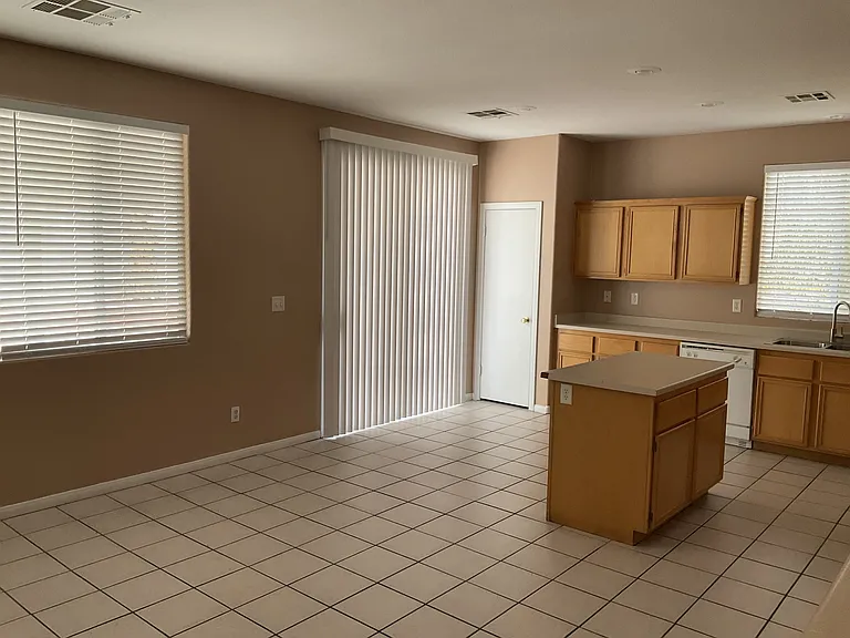 8510 Sonnet Ct — Photo 3