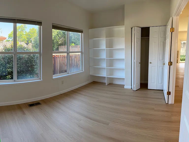 472 Bryan Ave — Photo 15