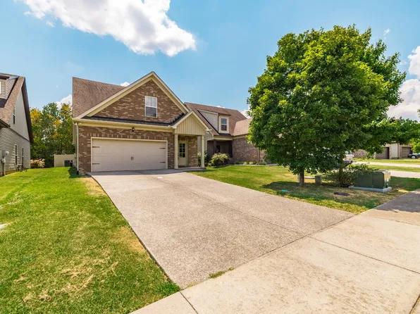 231 Donna Dr, Hendersonville, TN 37075
