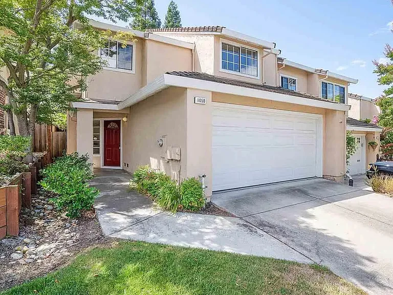 1058 Deer Oak Pl — Photo 13