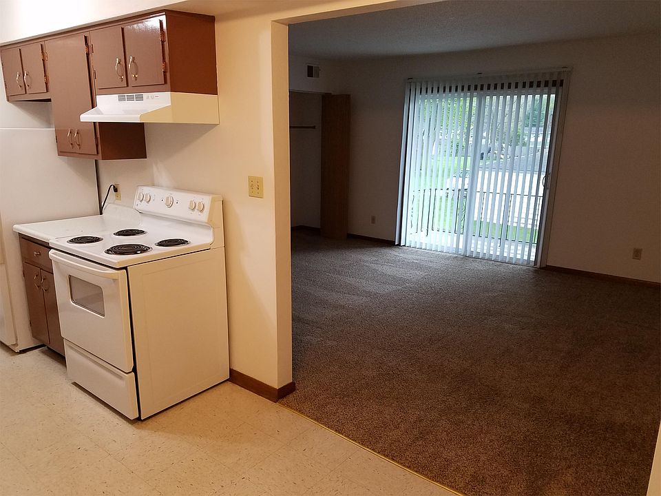 1st image of 2000 Valley Park Dr #9