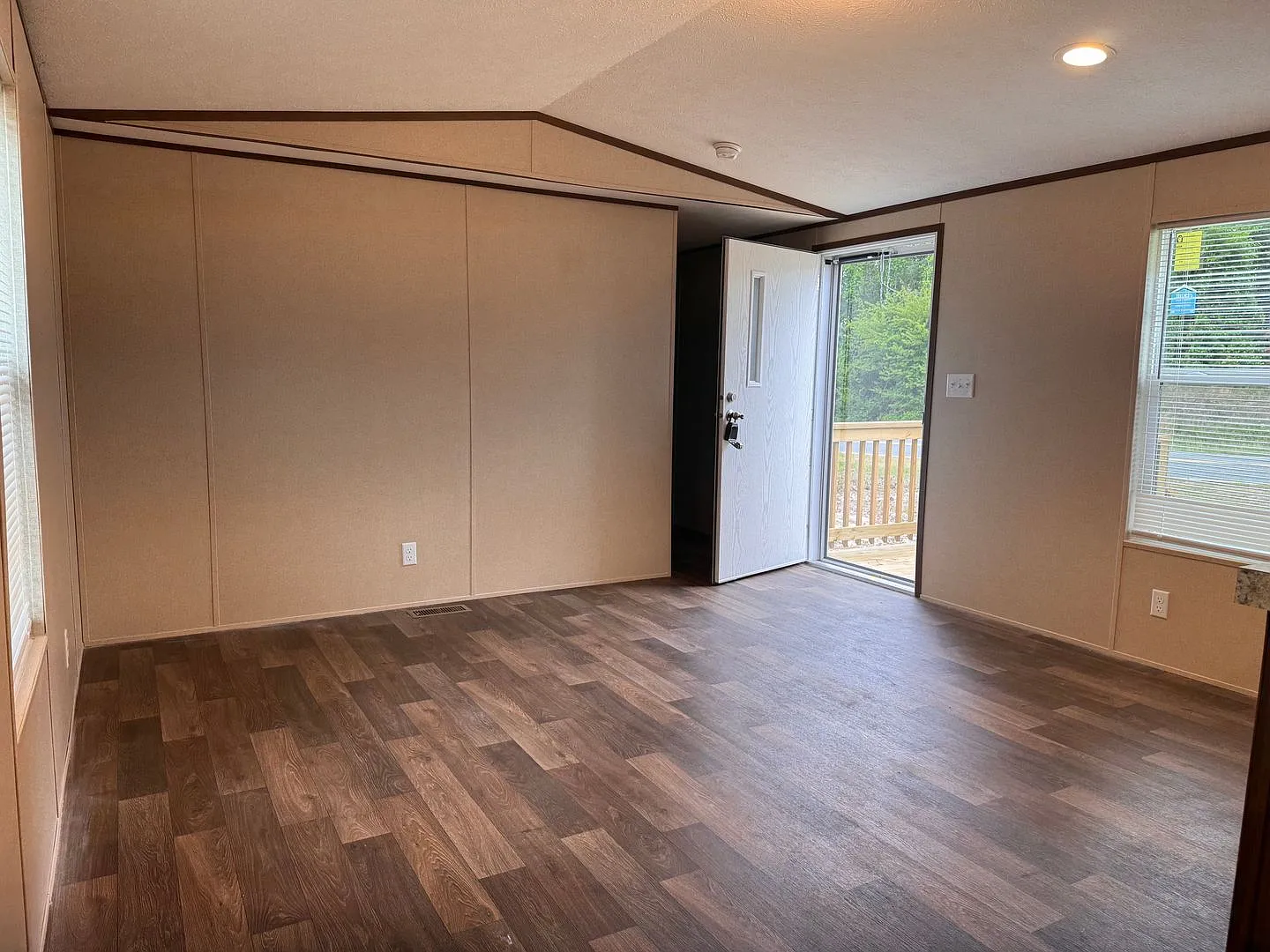 Brand New 3 Bed, 2 Bath Mobile Home! — Photo 2