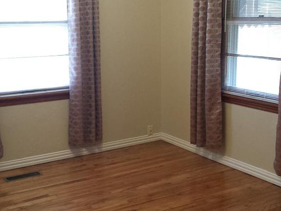 3rd image of 4333 SE 22nd St