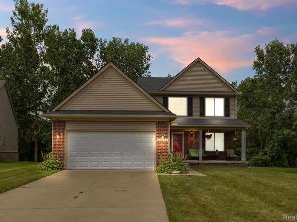 33624 Bay Hill Dr, Romulus, MI 48174