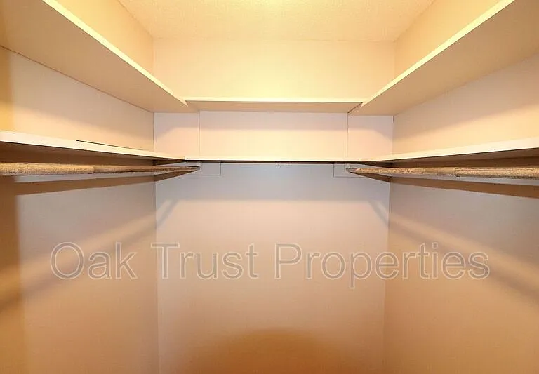 2395 Vistavia Rd — Photo 17