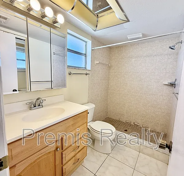 2238 Colonial Dr — Photo 20